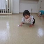 つぼみ組・お部屋の床を拭いたよ。