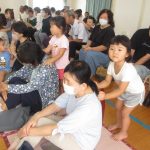 肩をやさしくトントン♪